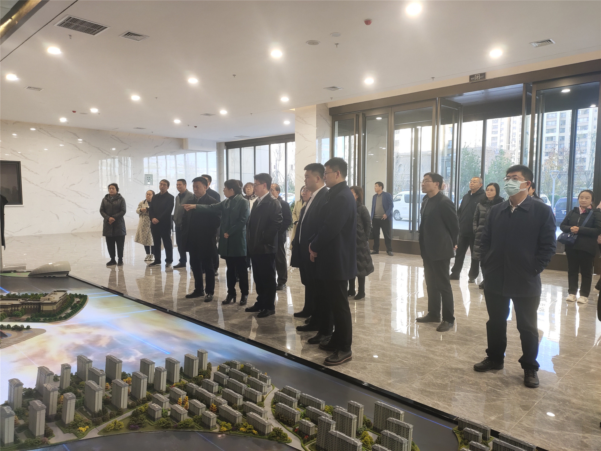 20211110-延安分公司-延安市委常委、副市長(zhǎng)高昕昱一行來(lái)延安新區(qū)城市文化旅游綜合體（酒店群）項(xiàng)目     調(diào)研觀摩-照片_副本_副本.jpg