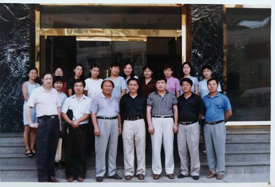 1997年，恢復(fù)經(jīng)營，更名為“陜西省地產(chǎn)開發(fā)服務(wù)總公司”.jpg