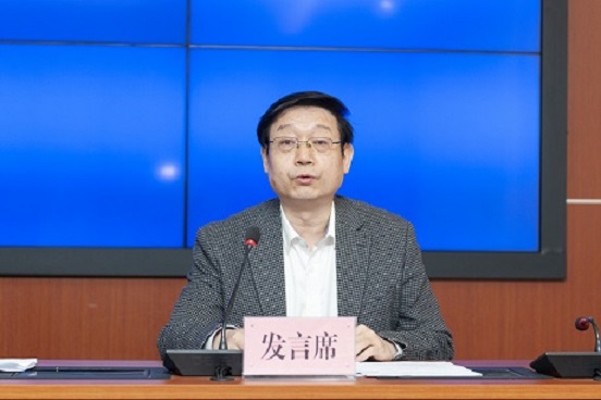 集團黨委副書記、總經(jīng)理唐宏軍在主會場參加會議并作交流發(fā)言-上傳.jpg